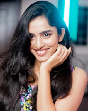 Divya Sripada Instagram - You ever stare at a picture for so long that all you see after a while are your flaws and you never get around to sharing it?

Thank you for this @vikram_edikcs @vchitralu 💜 sorry for overthinking 🥲