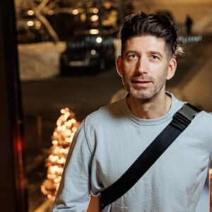Dmitriy Kozhoma Instagram - Держись Инстаграм. Фотки подвезли. Понимаю, что в предновогодней суете и лайкнуть некогда, но всё же. Хорошего и продуктивного вечера !!!
#kozhoma #димакожома