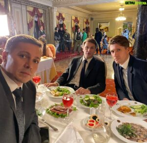 Dmitriy Pchela Instagram - Эти парни на страже Родины! 
Сериал «КОМИТЕТ»

@konstantinov_actor @true_mitiashin 
#дмитрийпчела