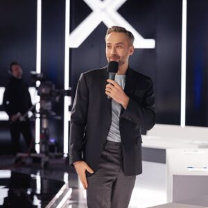 Dmitriy Shepelev Instagram - Фотографии со съемок шоу «Классная тема» @tvrussia Это программа, на которую я получил больше всего откликов за последние несколько лет. Спасибо вам большое.