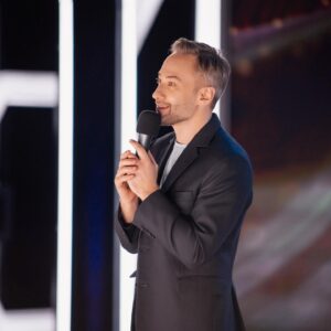Dmitriy Shepelev Instagram - Фотографии со съемок шоу «Классная тема» @tvrussia Это программа, на которую я получил больше всего откликов за последние несколько лет. Спасибо вам большое.