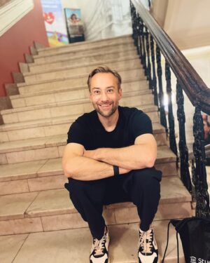 Dmitriy Shepelev Instagram - Очень удобно, что дети повзрослели на столько, что уже могут помочь запилить контент. Ну а что, мы зря их растили что ли? 😅