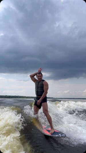Dmitriy Yashankin Instagram - ЛЕТО , СОЛНЦЕ, ЖАРА , КАЙФ 🥵

🌊🏄🏽‍♂️