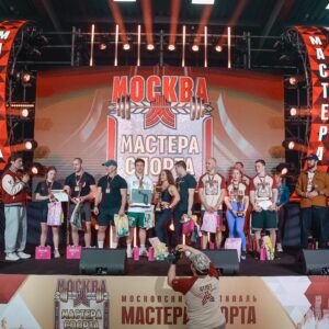 Dmitriy Yashankin Instagram - С Великим праздником Пасхи !!!

Храни вас Бог !!!