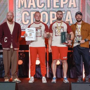 Dmitriy Yashankin Instagram - С Великим праздником Пасхи !!!

Храни вас Бог !!!