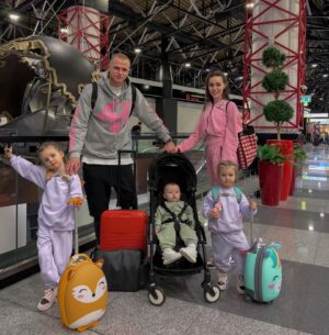 Dmitry Tarasov Instagram - ДОЛГОЖДАННЫЙ отпуск начинается🥹❤️❤️❤️❤️🫶🏻
Урааааа 🥳🥳🥳
#отпуск #family #ilovemylife