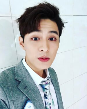 Do Ji-han Instagram - 오늘은 화랑 9회!
