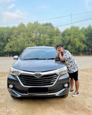 Dodit Mulyanto Instagram - Ini mobil kayaknya harus upgrade deh biar segera dapat jodoh dan disenengin mertua, kasih saran dong! Bingung aku 😅