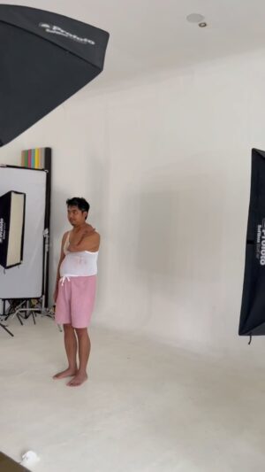 Dodit Mulyanto Instagram - #photoshoot 
Kapan photoshoot sama kamu??