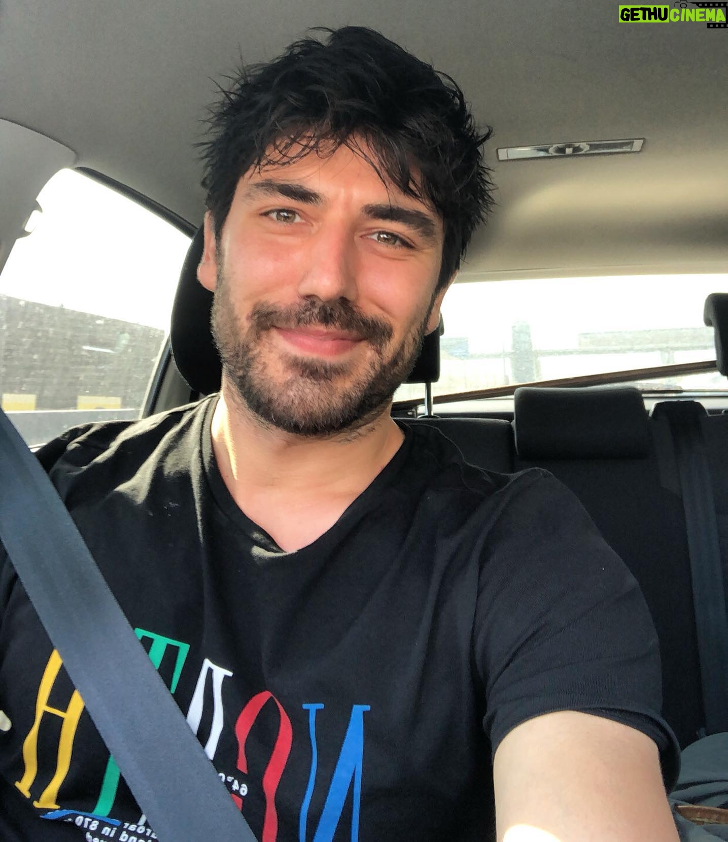 Doğan Bayraktar - 57.3K Likes - :))🖐