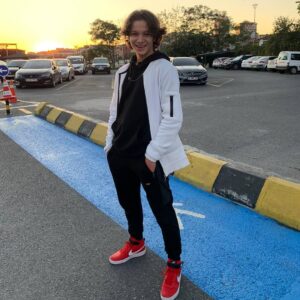 Doğan Can Sarıkaya Instagram - biraz da güleyim