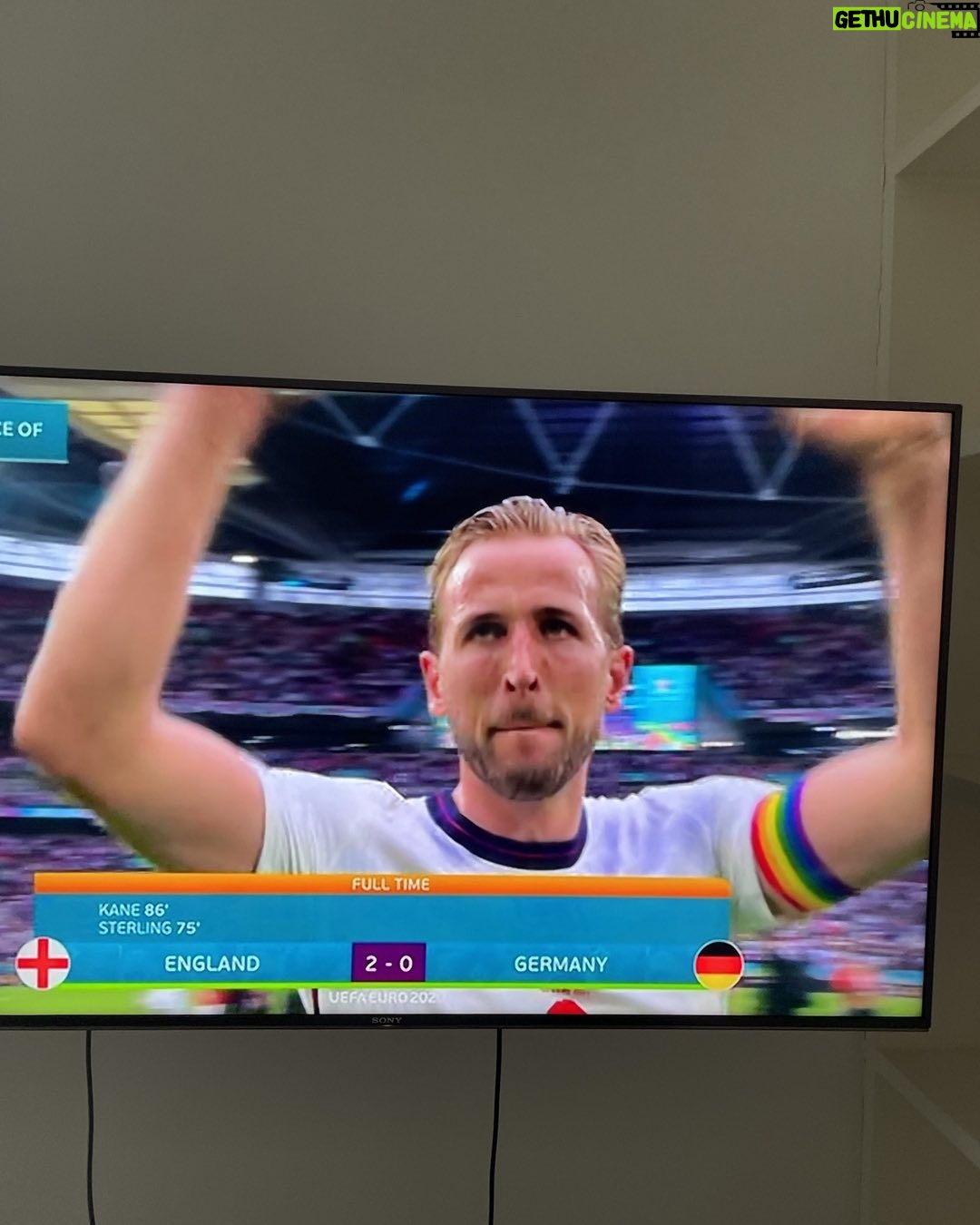 Dolly Wells - 1.1K Likes - 🥳⚽️👏🏻🥳⚽️👏🏻🥳🤞🏻