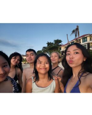 Dolly de Leon Instagram - Goodbye Philippine sunsets, hello 2024☀️