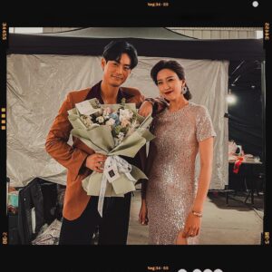 Dominic Ho Instagram - *
今晚大結局
我會報夢搵michelle幫我報仇（好似係）
記得陣間21:30睇埋最後呢集佢喇
多謝一班兄弟姊妹一齊打咗一場漂亮嘅仗
@uglykwan @mattkobe @jackykycai @momong629 @judy.kwong @elaine_yiu @monicachanfy @lisa_chng @jacquelinchng @connieman @kelly.fuu 
#dominic何浩文 #hongkongactor #actor #香港演員 #演員 #一舞傾城 #dave #胡志文