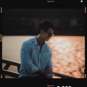 Dominic Ho Instagram - *
好鍾意呢句歌詞
‘’那太陽仍會普照 若你能面對‘’
Photo by @lawjoey 
#吳林峰 #捱麵包的人 #dominic何浩文 #hongkongactor #actor #香港演員 #演員