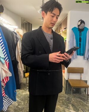 Dominic Ho Instagram - @hui_alfred & @dominic_hhm dropped by the Showroom and picked up some incredible pieces ✨

Thanks for coming! 🖤