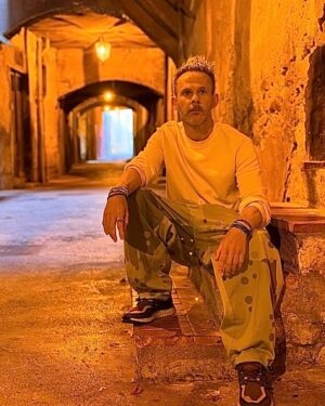 Dominic Monaghan Instagram - New album cover. #allisgolden #becurious