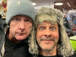 Dominic Monaghan Instagram - The adventure continues. But this time it’s colllllllld! @boydbilly @billyanddomeattheworld @dash.pics @martinblencowe