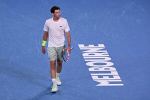 Dominic Thiem Instagram - Despite the bitter defeat yesterday, I gave everything 💪

Congratulations to @felixaliassime for a great match! 

Now I will return to Austria to plan my next steps.
Will keep you updated!

Super sad to leave Australia early, love being here - it’s always amazing 🇦🇺

Thanks for all the support! ❤️

📸: WILLIAM WEST / AFP