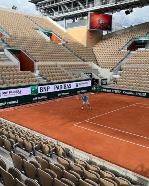 Dominic Thiem Instagram - Paris, @rolandgarros 🇫🇷🎾
One last dance!

📸: @matthias.kapl