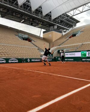 Dominic Thiem Instagram - Paris, @rolandgarros 🇫🇷🎾
One last dance!

📸: @matthias.kapl
