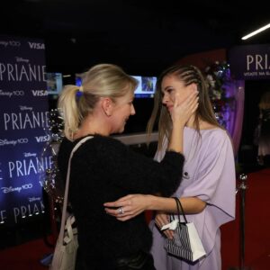 Dominika Richterová Instagram - Kamaráti, už do zajtra si môžete vychutnať novú rozprávku od @disney WISH / PRIANIE . My sme ju už v nedeľu slávnostne odprevadili na filmové plátno. Bolo to pre mňa veľmi výnimočné, krásne a hlavne emočné. Neubránila som sa slzám. A tak som si to presne vždy predstavovala! 💜 Veľmi si vážim všetkých,ktorí do mňa vložili dôveru a pomohli mi to dotiahnuť do zdarného konca. Som absolútne šťastná a vďačná za všetko čo som sa mohla naučiť. ❤️ Teraz je to už len na Vás. Nezabudnite ma označiť, keď budete v kine a napísať ako sa Vám rozprávka páčila ⭐️💜🌟💜🌟💜⭐️ #wish #wishmovie #disney #disneymusic #asha #dominikarichterova @cinemart.sk @noiseartillery