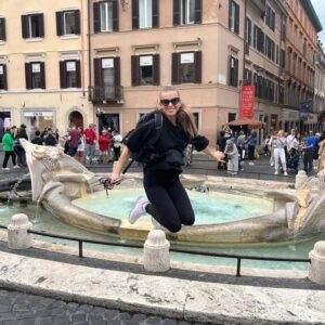 Dominika Richterová Instagram - #jump #fountain #spanishsteps #rome #roma #italy #italia #travel ##photography #love  #picoftheday #romeitaly #photooftheday  #travelphotography #europe #visitrome  #history #photo #italian