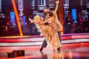 Dominika Rošková Instagram - Quickstep @richard_a_karin 

📸 @mikulas_krepelka 
@ceskatelevize 
@stardancecz 

#week4 #dwts #bbcstrictly #stardance #letsdance #dance #showtime