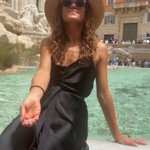 Dominika Rošková Instagram - Ohliadnutie za Rímom II - ,,Hľadanie šťastia pri Fontáne di Trevi” 😝🤓🌞🫶 

📸 @alenaroskova & @timea.roskova 🫶