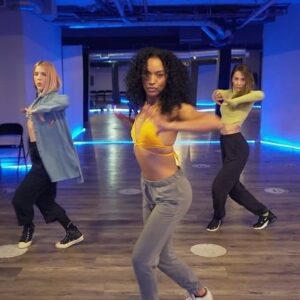 Dominique Domingo Instagram - I’ll take some jazz funk to a Britney song any day. This was so much fun to dance😅

My neck absolutely did not approve of this combo and I got yelled at the next day for it🥴😂But it was so worth it!

Dance date w/: @missgale @chelccorp 
Choreography: @1triciamiranda 🙏🏽✨ @redwalltutorials 
Filmed By: @wavyxangel 
Song: @britneyspears “Outrageous”

#DanceDate #Dance #Music #TriciaMirandaChoreography #RedWallTutorials #BritneySpears #Outrageous #JazzFunk #Play #Fun #Friends #Move #Body #Love
