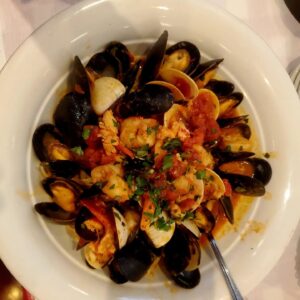 Dominique Swain Instagram - Scrumptious time at Maggiano's in Boston, everyone's so nice, especially Pablo and Johan, thanks guys!