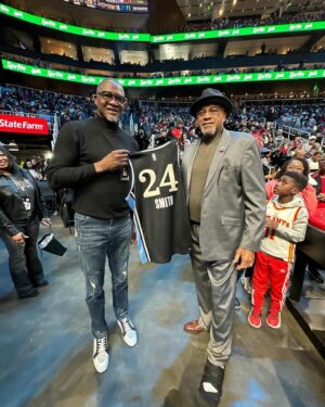 Dominique Wilkins Instagram - What an honor!!!!! Repost from @atlhawks
•
As part of MLK Day, we honored 1968 Olympic Gold Medalist and Civil Rights Icon Tommie Smith 🥇✊