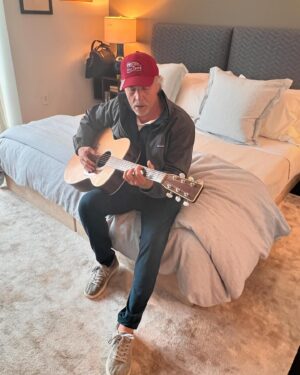 Don Johnson Instagram - Happy Fathers Day all you Dads ! Happiness is hanging with my 6 , Boy I love them all up !