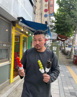 Don Mills Instagram - 요즘 필수템이라는 MZ탕후루..!! 결국 도전했고 성공했습니다..^^ 

#맛있어요 #정말맛있어요