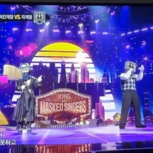 Don Mills Instagram - 그렇습니다! 여러분들을 궁금하게 만든 
복면가왕 “자개장”의 정체는
다름아닌 바로... 저였습니다...ㅎ..!! 
앗...!! 혹시 방송 못보신분들에겐...쉿..;;; 비밀입니다...^^ㅎ
🤫🤫🤫