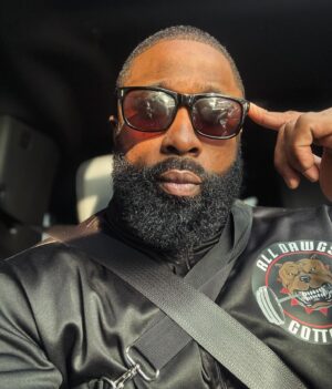 Donald Brumfield Jr. Instagram - Just cause I don’t let you see me doesn’t mean I am not winning and well 🤲🏾 #blessedup #lowkey #ape-xunuverse #NMOL