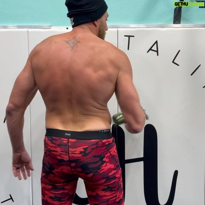 Donald Hager Jr. - 3.3K Likes - I want to say gains, but I won’t !! I’m actually much larger but the video wasn’t HD. 4 weeks in and seeing Heavyweight results.
Thanks @metabolicnutrition