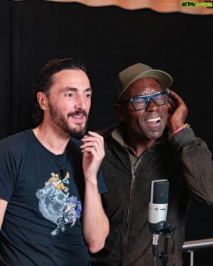 Donald Reignoux Instagram - Quelle émission StreamVF spéciale SCRUBS de folie !
On a quand même eu le « Je suis aigleeeeeeuh » en vrai !!

Merci au @studiolincoln_paris ♥️