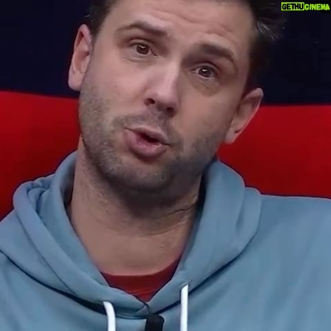 Donald Reignoux - 18.7K Likes - Quand tu crois pouvoir parler de @vbrequin avec Monsieur YugiOh alias @laurent_sao 😬 Lien de l’émission complète en bio !