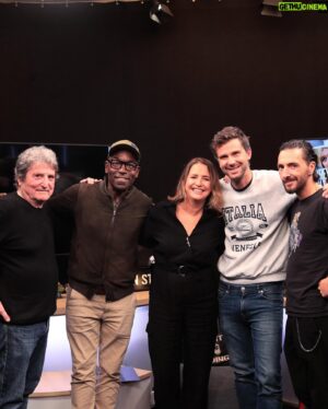 Donald Reignoux Instagram - Quelle émission StreamVF spéciale SCRUBS de folie !
On a quand même eu le « Je suis aigleeeeeeuh » en vrai !!

Merci au @studiolincoln_paris ♥️