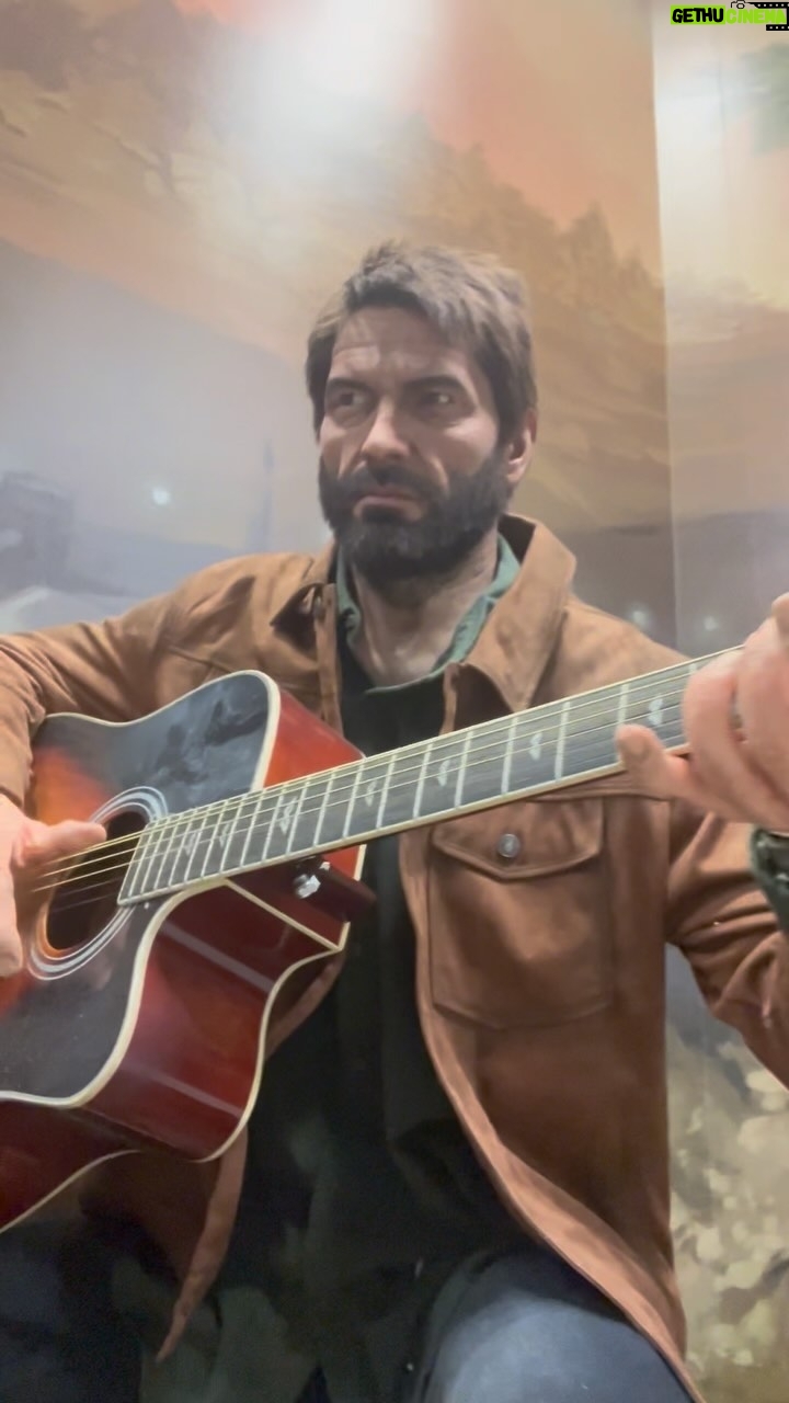 Donald Reignoux - 56.3K Likes - Le plus beau diorama du monde chez @playstationfr 😍 The Last of us !