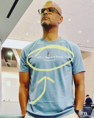 Dondré Whitfield Instagram - There are so many things that I KNOW as a Man, a husband and a father.  But there are often things that I DON’T know.  And what I don’t know I trust that God does. 

As I head out of town to get my daughter settled in her next chapter of life, I don’t know what the future holds for her, but I know God does!!!! And that’s all I need to know!!!! 

Thank you @urbandenomination and @lisajohnsonsmith for creating a line that expresses my unwavering faith and why I am never in fear!!!!

And NO this is not a paid ad!