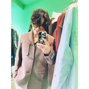 Dong Hyun-bae Instagram - 이 옷을 입을 날씨가 되었다~
@londonunderground.studio