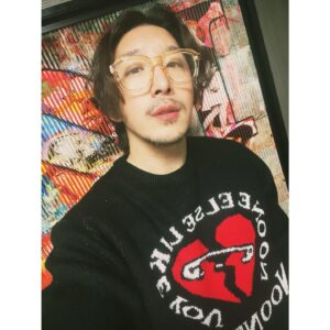 Dong Hyun-bae Instagram - 새해 복 많이 받으세요~~😙🙂🙃