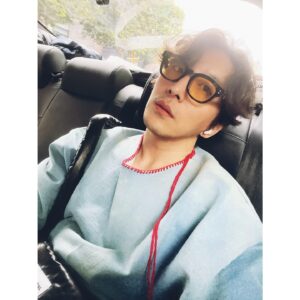 Dong Hyun-bae Instagram - 간만에 뽀글이🧑🏼‍🦱
우리 가영이 손길 @baekga_st