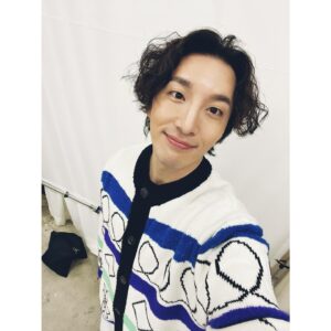 Dong Hyun-bae Instagram - 스케줄이 나왔습니다!! 확인하고 가실께요~
#뮤지컬 #6시퇴근
0 1차 캐스트스케줄 안내
JJ 티켓오픈: 3/27(수) 오전 11시
JJ 오픈회차: 5/17(금)~6/16(일)
예매처: 인터파크티켓
url.kr/verlz5
숨겨둔 내 안의 열정을 확인하는 시간!
뮤지컬 <6시 퇴근>
2024.05.17~2024.08.11
대학로 SH아트홀