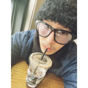 Dong Hyun-bae Instagram - 마웅규가 커피를 타줬다🧊☕️
#coffeestudio