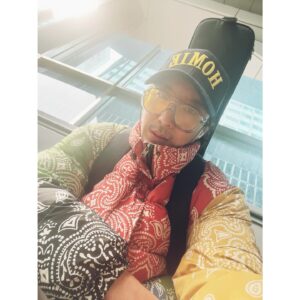 Dong Hyun-bae Instagram - 다들 잘 지내시죠?