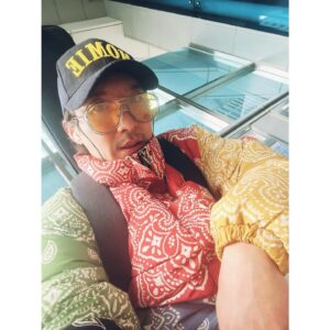 Dong Hyun-bae Instagram - 다들 잘 지내시죠?