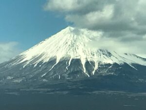 Donguri Instagram - 甲府、富士の皆様〜
3月8日(火)
午前１１時〜
FM FUJI 
『ACTUS』
ラジオ出演します。

お聴きいただけると嬉しいです！

https://twitter.com/fmfujiACTUS

富士山見えたら嬉しくなる。

いつも違う！

毎日奇跡❣️💕
今日も最幸最強❣️💕❤️